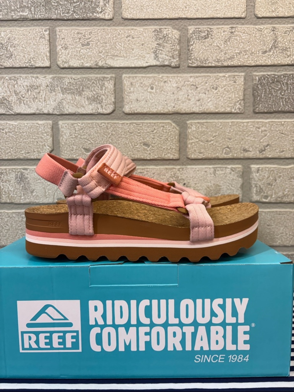 Reef Pink and Coral Platform Strappy Sandal Size 8 Cushion REM HI - Picture 4 of 12